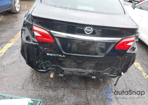 2018 Nissan Sentra S z USA, uszkodzony, nr VIN 3N1AB7AP2JY226490